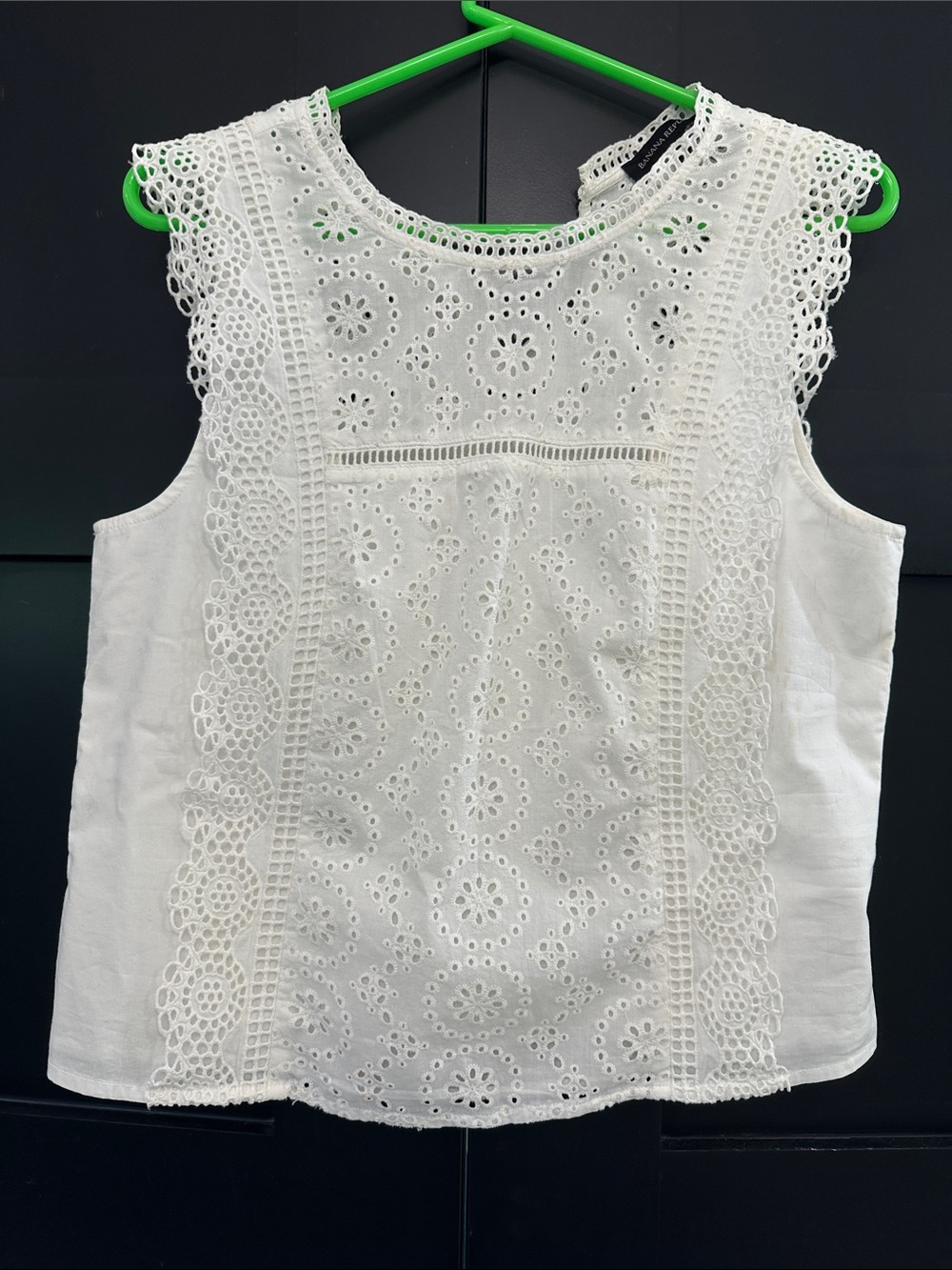 Banana Republic White Eyelet Lace Sleeveless Top